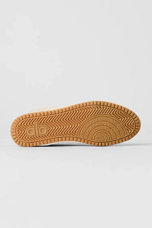 ALO Sunset Sneaker – Grus